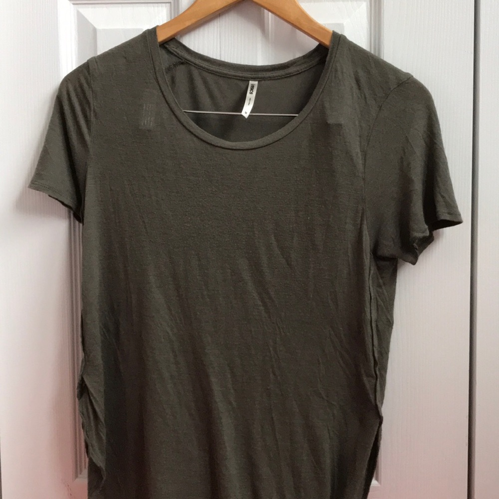 Basic Scoop Neck Tee